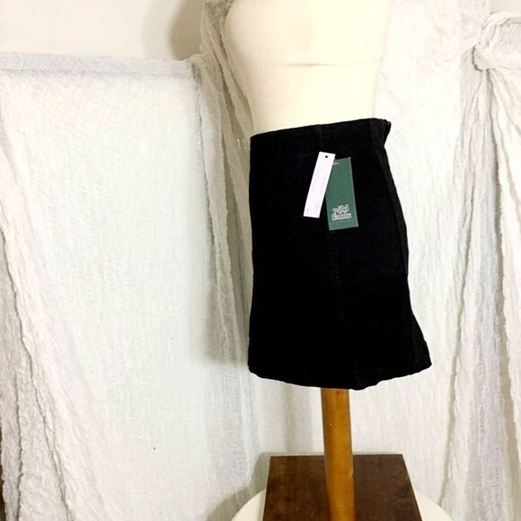 Wild Fable NWT Black Mini Skirt Size 4 - Picture 2 of 6
